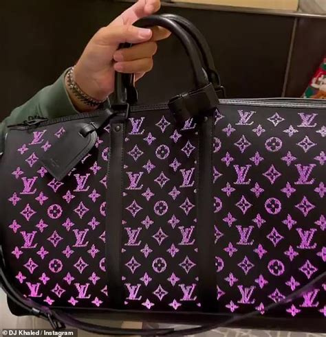 louis vuitton bag changing colors